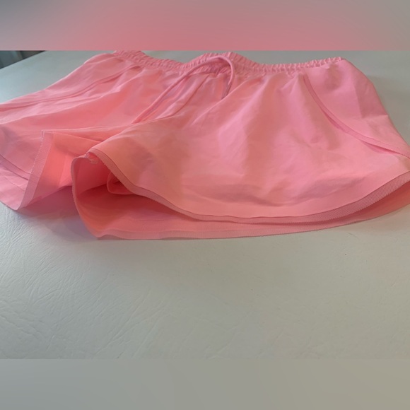 NWOT ZYIA ACTIVE Women’s Pink FLOW SHORTS Size small Lined Scallop Hem (i) - Picture 4 of 8